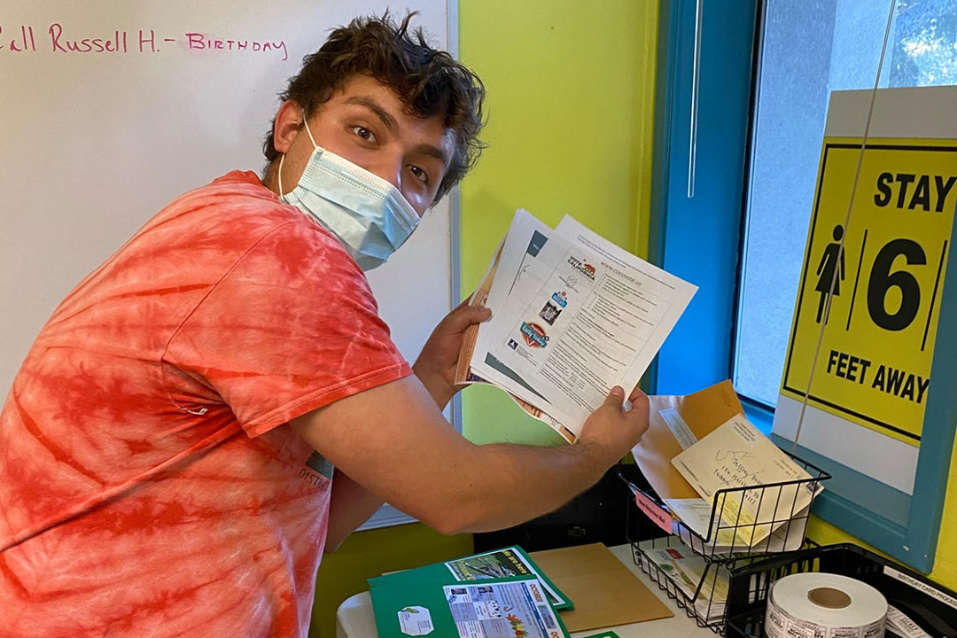 Alumn Ryan Donovan at his job